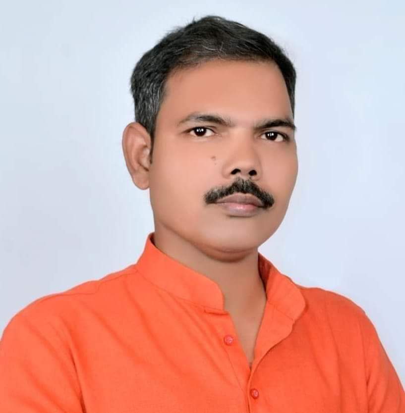 देवरिया : विजय राव।