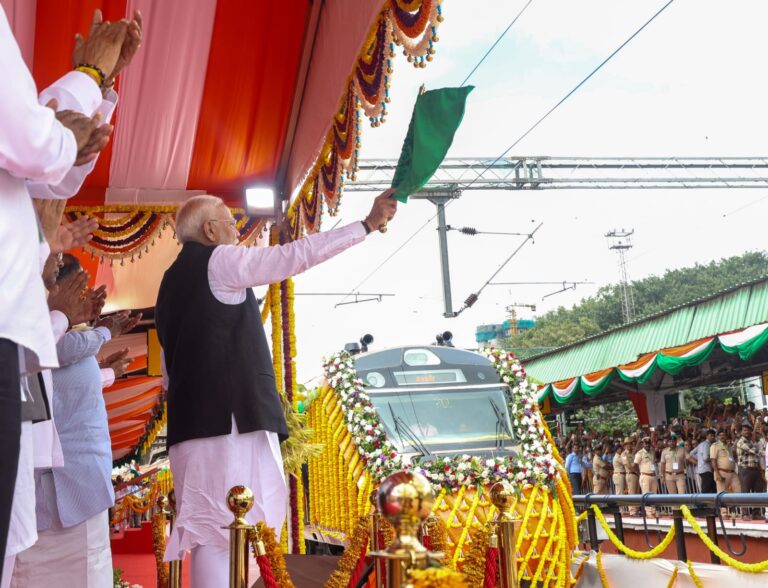 Bengaluru metro वंदे भारत