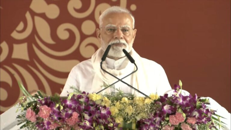 प्रधानमंत्री नरेंद्र मोदी